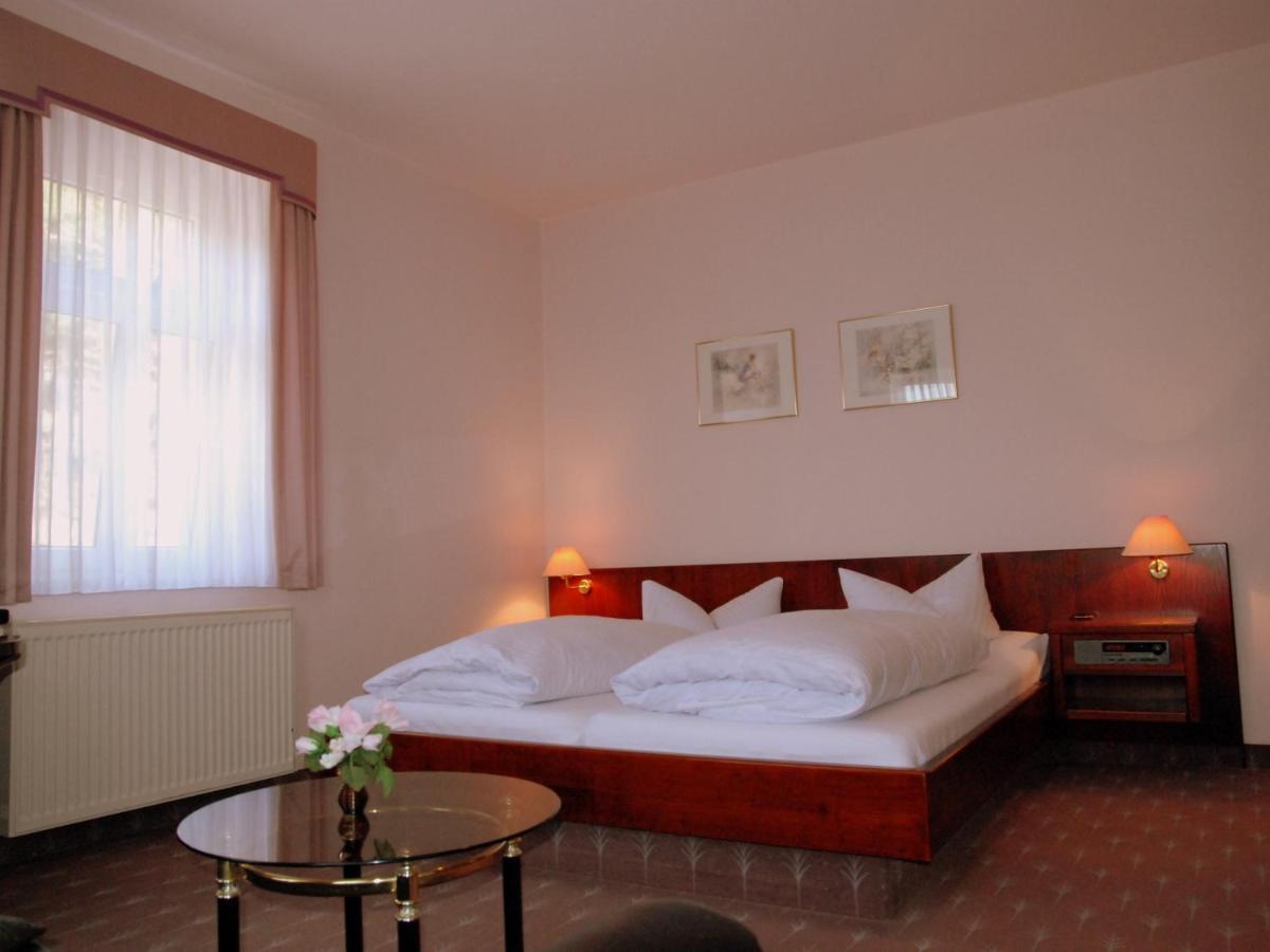 Waldhotel & Restaurant Bergschlosschen Hetzdorf Room photo